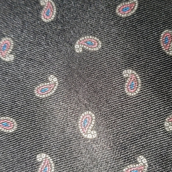 STAFFORD Grey Necktie with Pink & Blue Paisleys - Picture 2 of 5